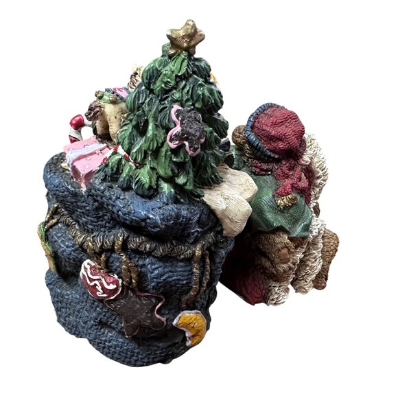 Grandeur Noel Ceramic Collectible Sitting Bear Christmas Stocking Holder - Picture 3 of 6